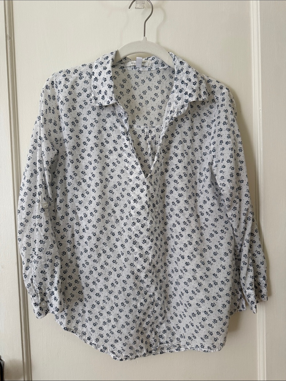 Eden & Olivia White Blouse with Navy Floral Print
